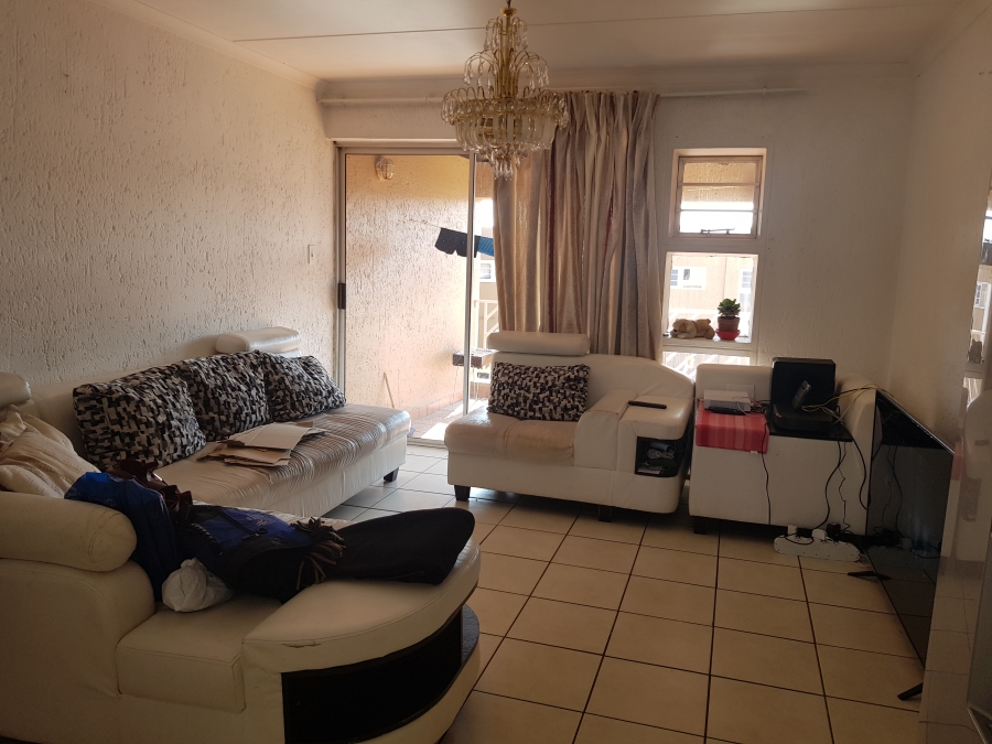 2 Bedroom Property for Sale in Mondeor Gauteng