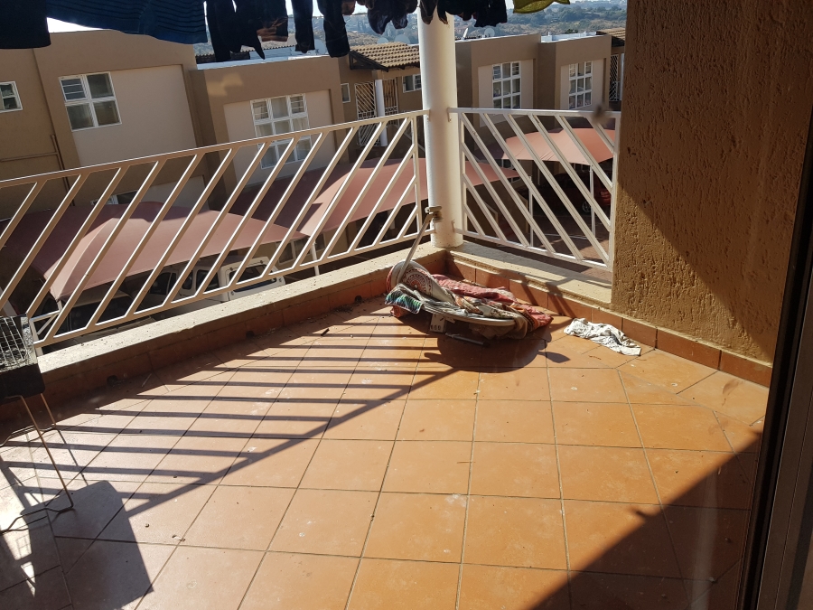 2 Bedroom Property for Sale in Mondeor Gauteng