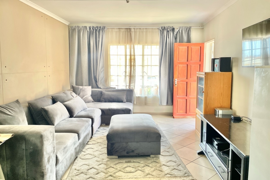To Let 3 Bedroom Property for Rent in The Reeds Gauteng