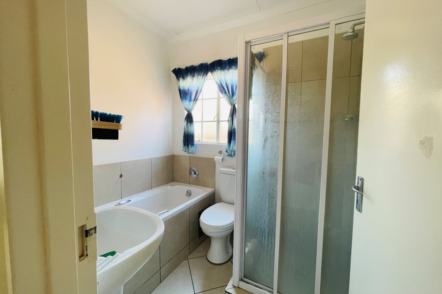 To Let 3 Bedroom Property for Rent in The Reeds Gauteng