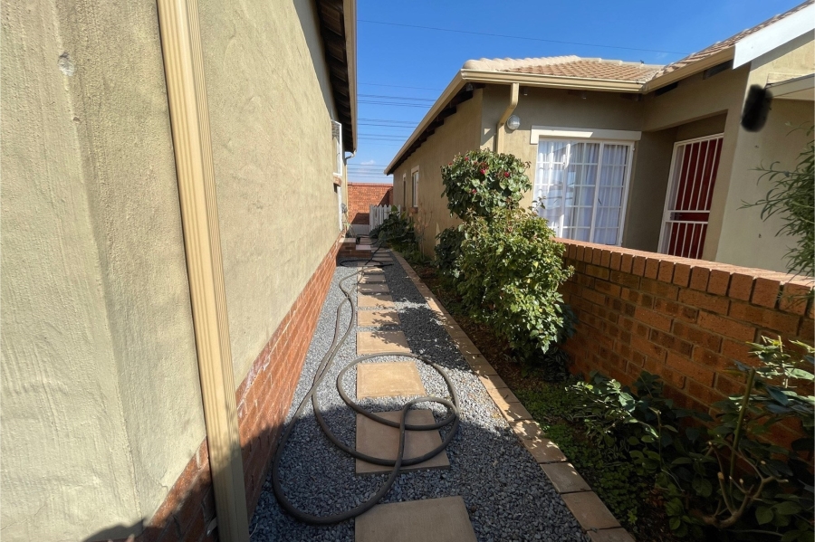 To Let 3 Bedroom Property for Rent in The Reeds Gauteng