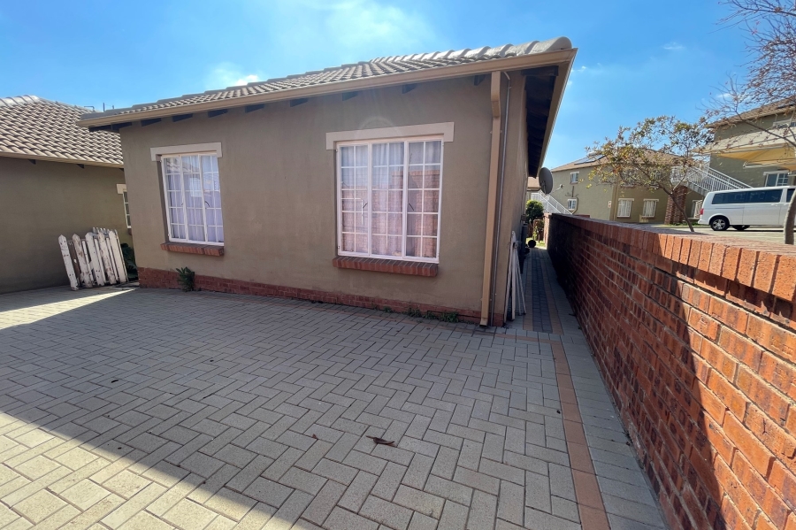 To Let 3 Bedroom Property for Rent in The Reeds Gauteng