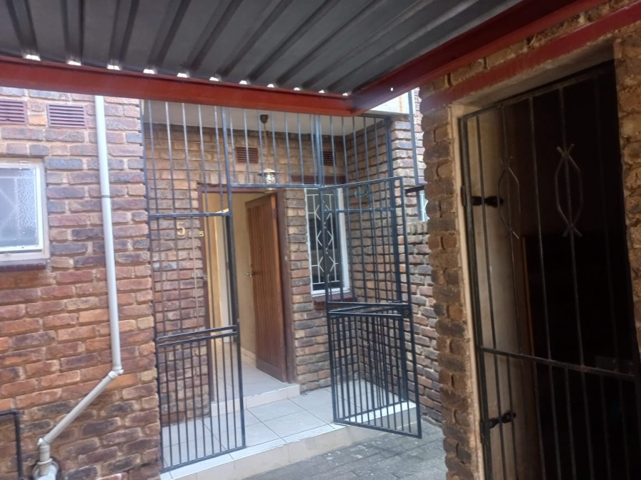 3 Bedroom Property for Sale in Crystal Park Gauteng