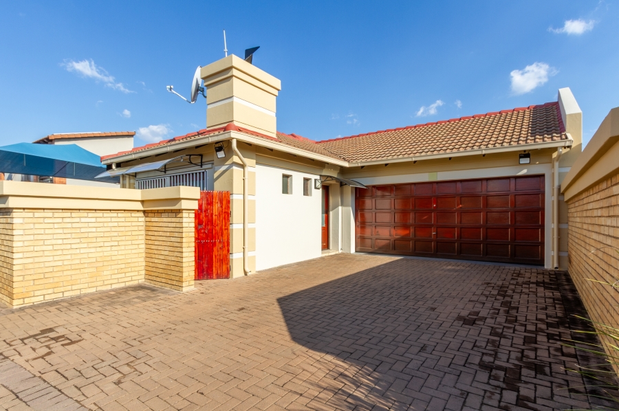 3 Bedroom Property for Sale in Equestria Gauteng