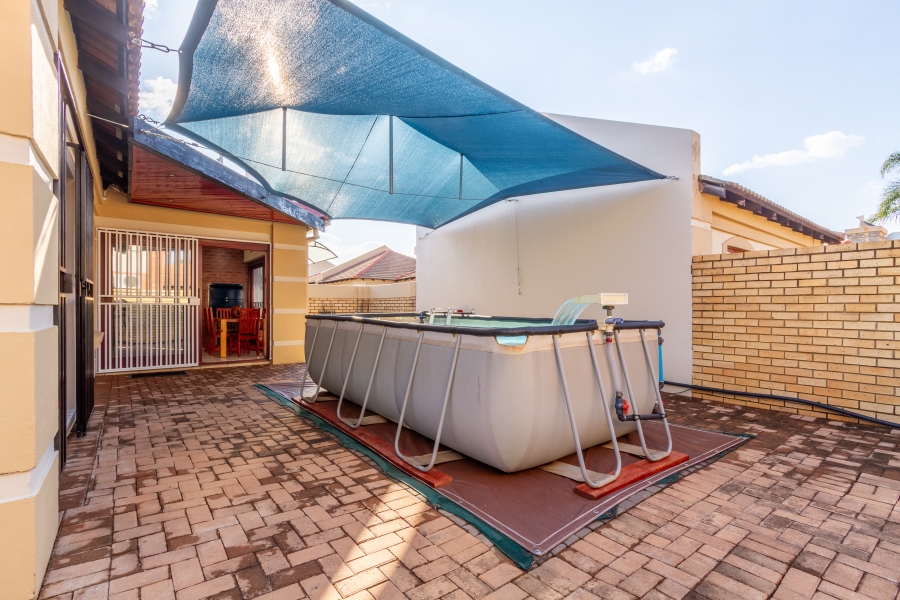 3 Bedroom Property for Sale in Equestria Gauteng