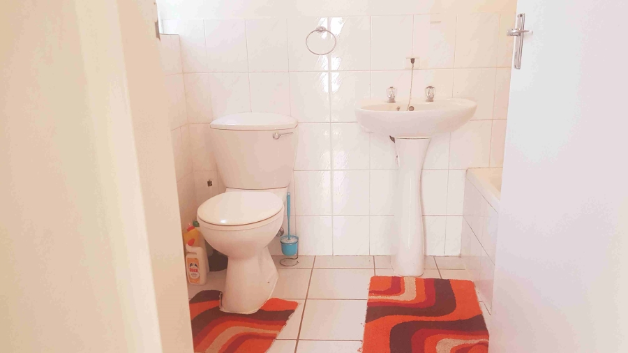 To Let 2 Bedroom Property for Rent in Radiokop Gauteng