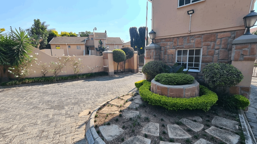 To Let 3 Bedroom Property for Rent in Paulshof Gauteng