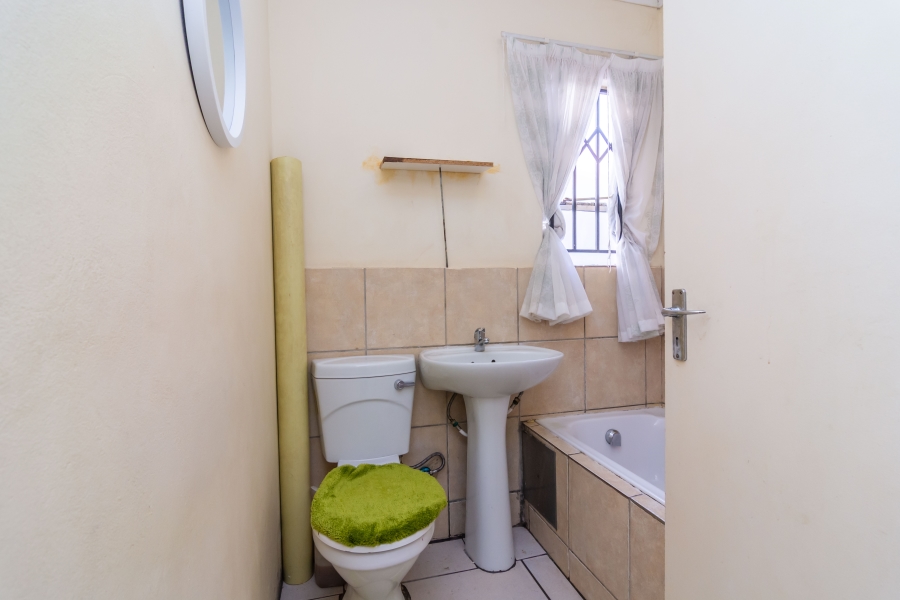 2 Bedroom Property for Sale in Fleurhof Gauteng