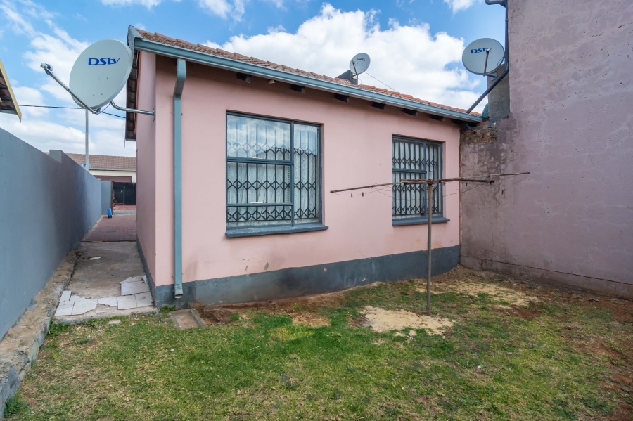 2 Bedroom Property for Sale in Fleurhof Gauteng