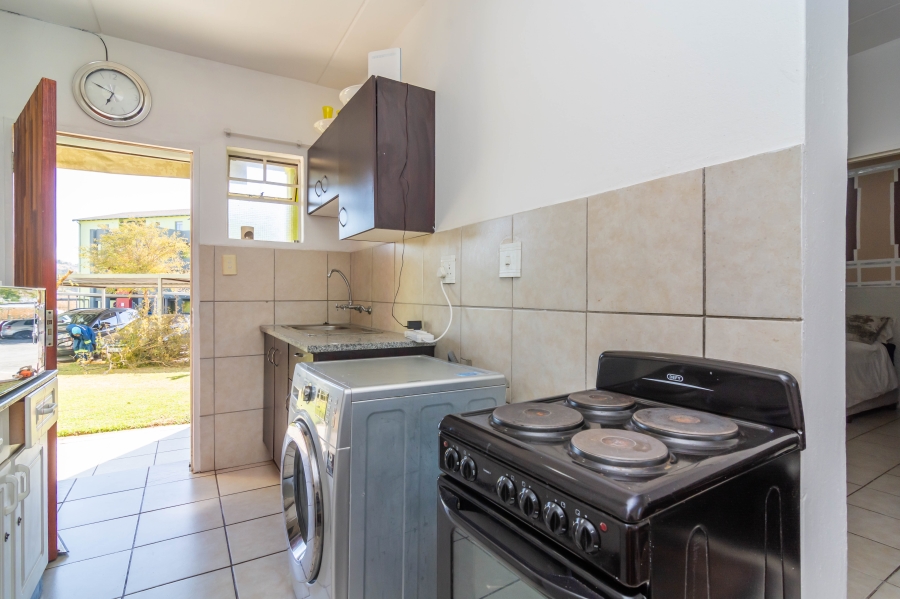2 Bedroom Property for Sale in Fleurhof Gauteng
