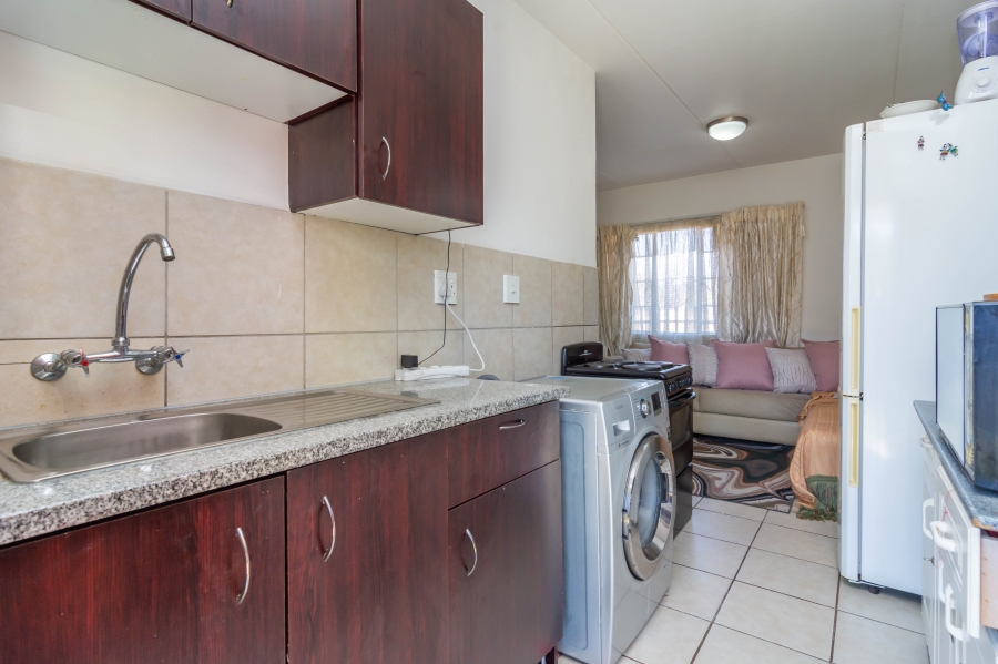 2 Bedroom Property for Sale in Fleurhof Gauteng