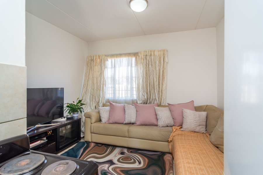 2 Bedroom Property for Sale in Fleurhof Gauteng