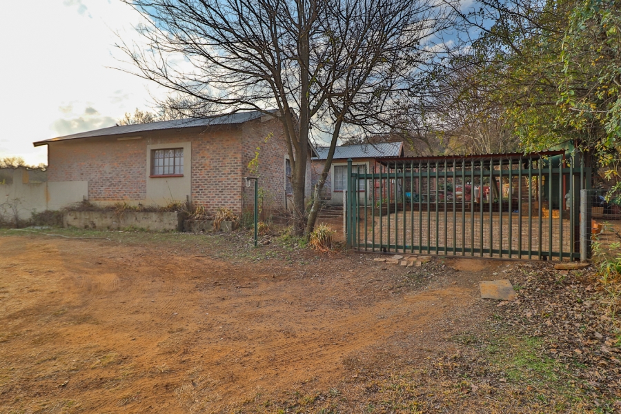 9 Bedroom Property for Sale in Hartzenbergfontein Gauteng