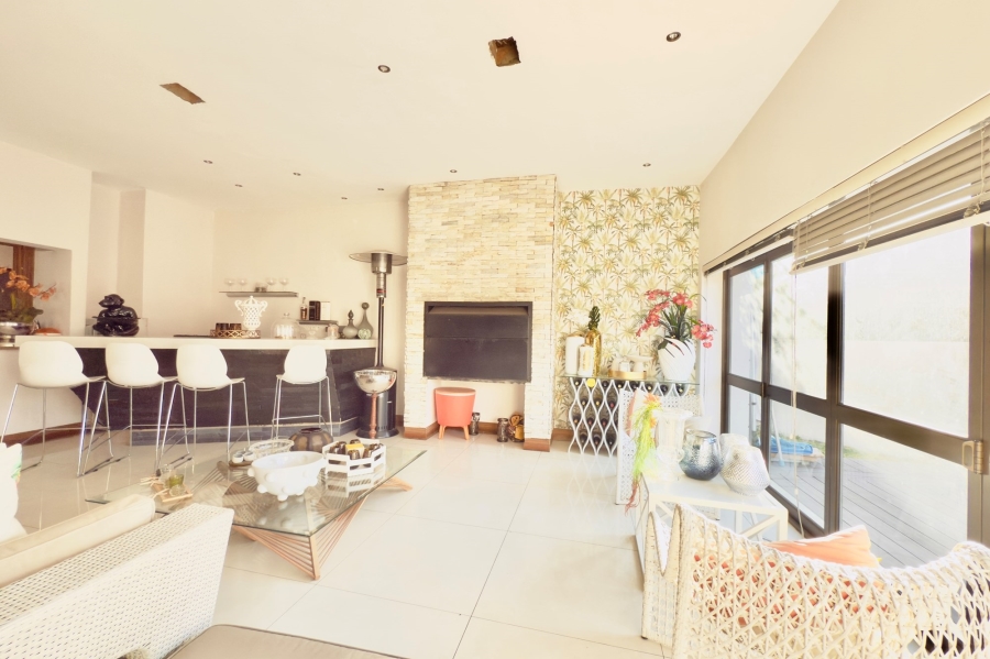 5 Bedroom Property for Sale in Savannah Hills Estate Gauteng