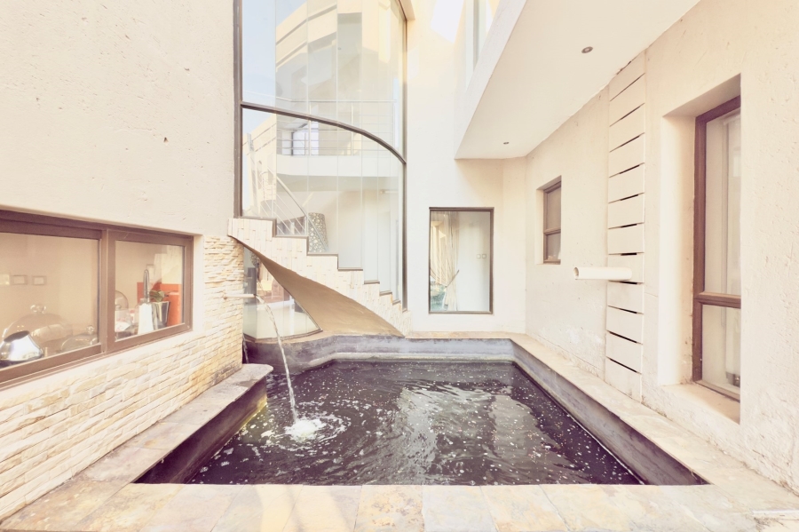 5 Bedroom Property for Sale in Savannah Hills Estate Gauteng