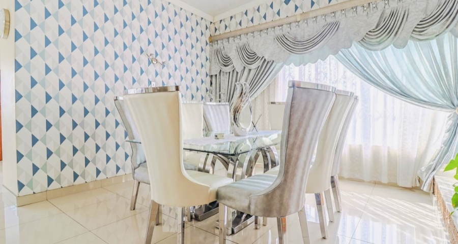 3 Bedroom Property for Sale in Linmeyer Gauteng