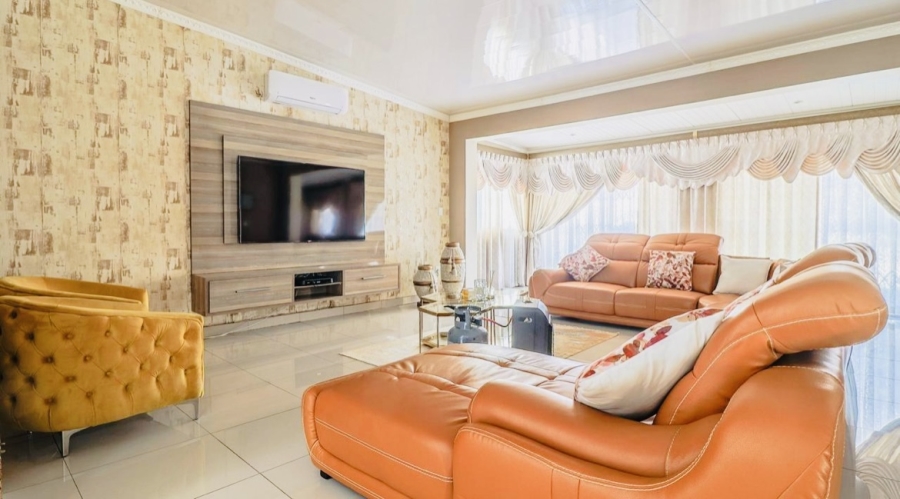 3 Bedroom Property for Sale in Linmeyer Gauteng