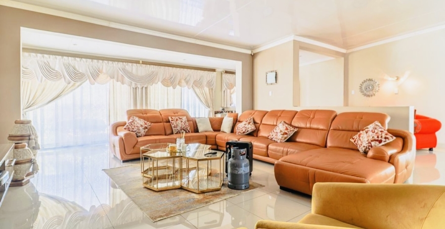 3 Bedroom Property for Sale in Linmeyer Gauteng