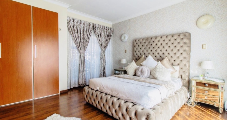 3 Bedroom Property for Sale in Linmeyer Gauteng