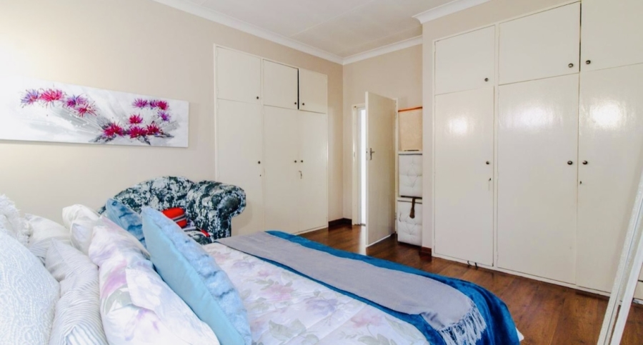 3 Bedroom Property for Sale in Linmeyer Gauteng