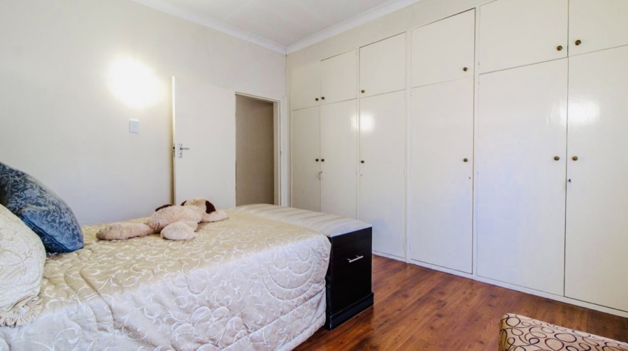 3 Bedroom Property for Sale in Linmeyer Gauteng