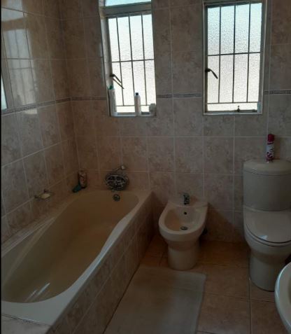 4 Bedroom Property for Sale in Regents Park Gauteng