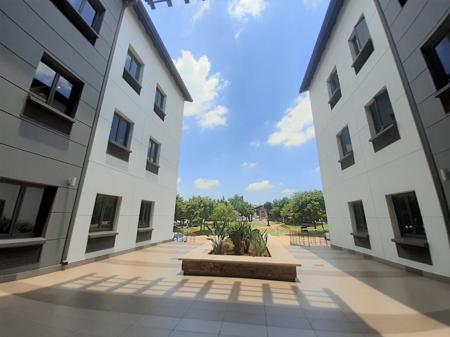 To Let commercial Property for Rent in Die Hoewes Gauteng