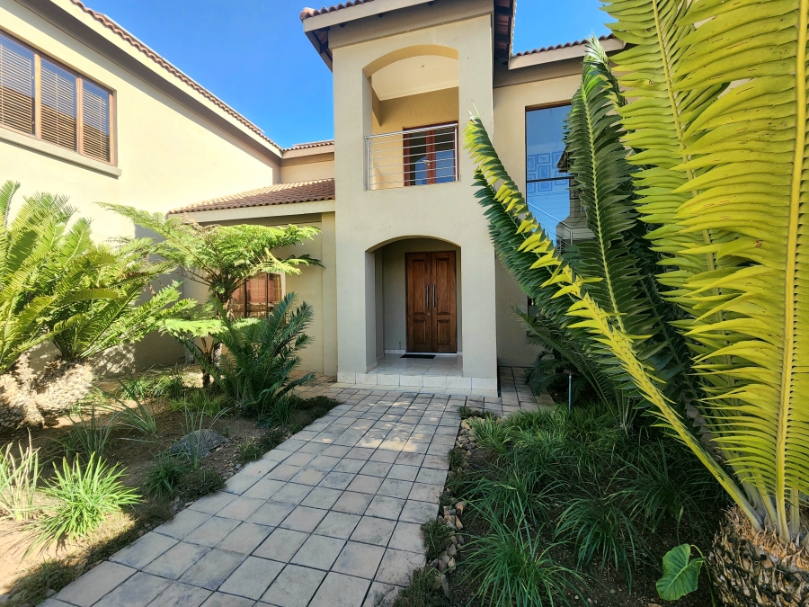 5 Bedroom Property for Sale in Pebble Rock Golf Village Gauteng