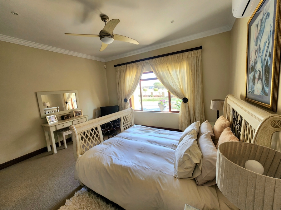 5 Bedroom Property for Sale in Pebble Rock Golf Village Gauteng