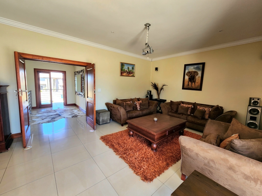 5 Bedroom Property for Sale in Pebble Rock Golf Village Gauteng