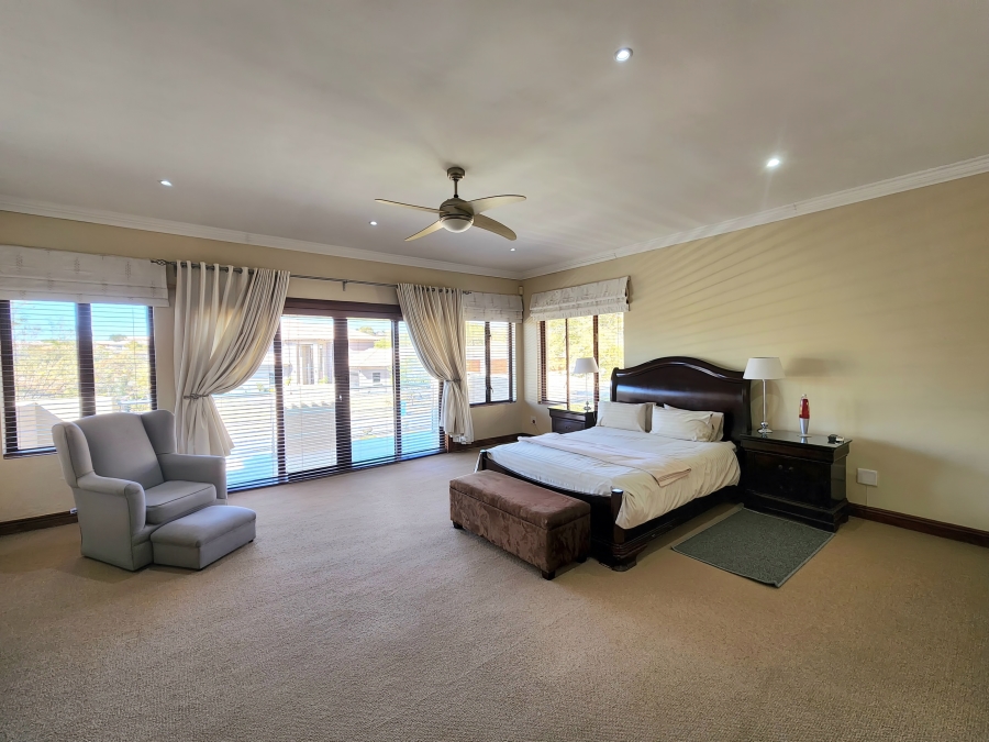 5 Bedroom Property for Sale in Pebble Rock Golf Village Gauteng