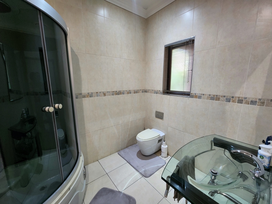 5 Bedroom Property for Sale in Pebble Rock Golf Village Gauteng