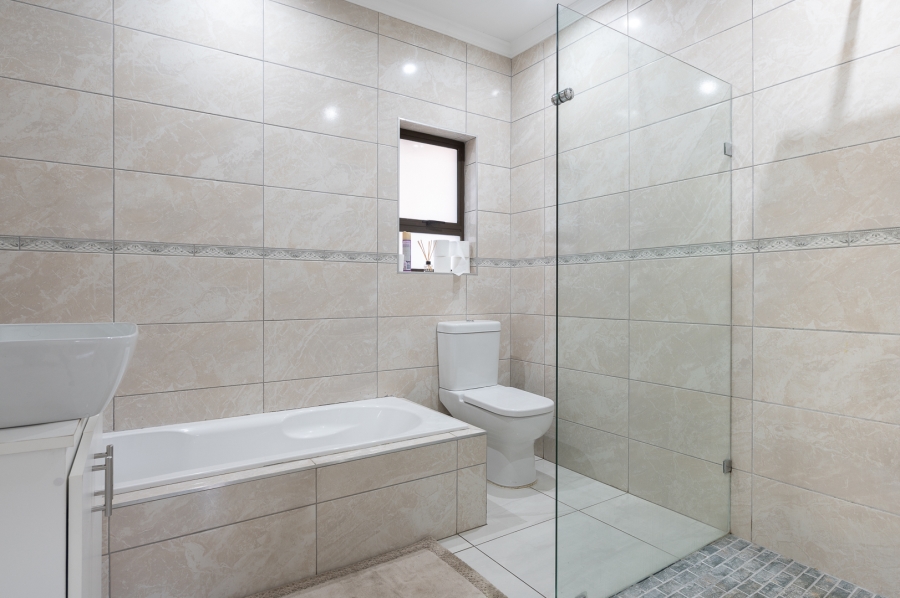3 Bedroom Property for Sale in Brackendowns Gauteng