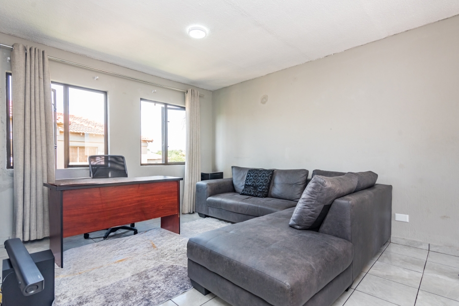 2 Bedroom Property for Sale in Weltevreden Park Gauteng