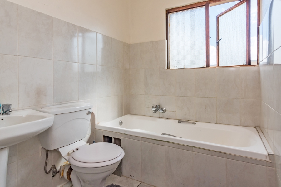 2 Bedroom Property for Sale in Weltevreden Park Gauteng