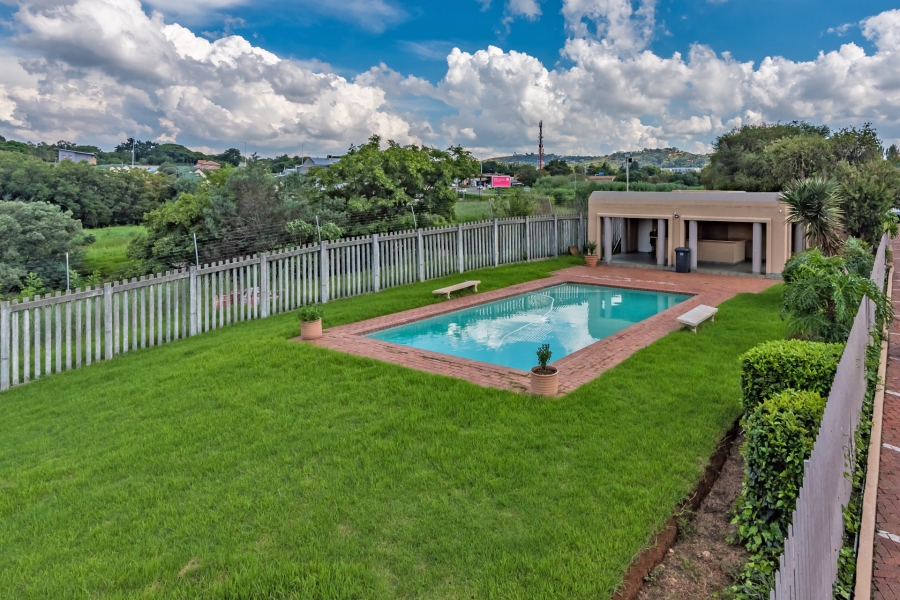 2 Bedroom Property for Sale in Weltevreden Park Gauteng