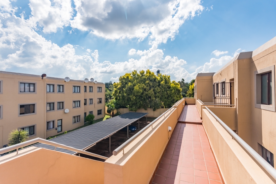 2 Bedroom Property for Sale in Weltevreden Park Gauteng
