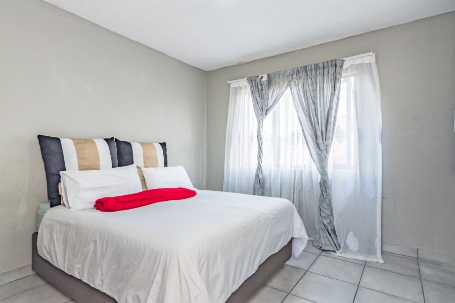 2 Bedroom Property for Sale in Weltevreden Park Gauteng