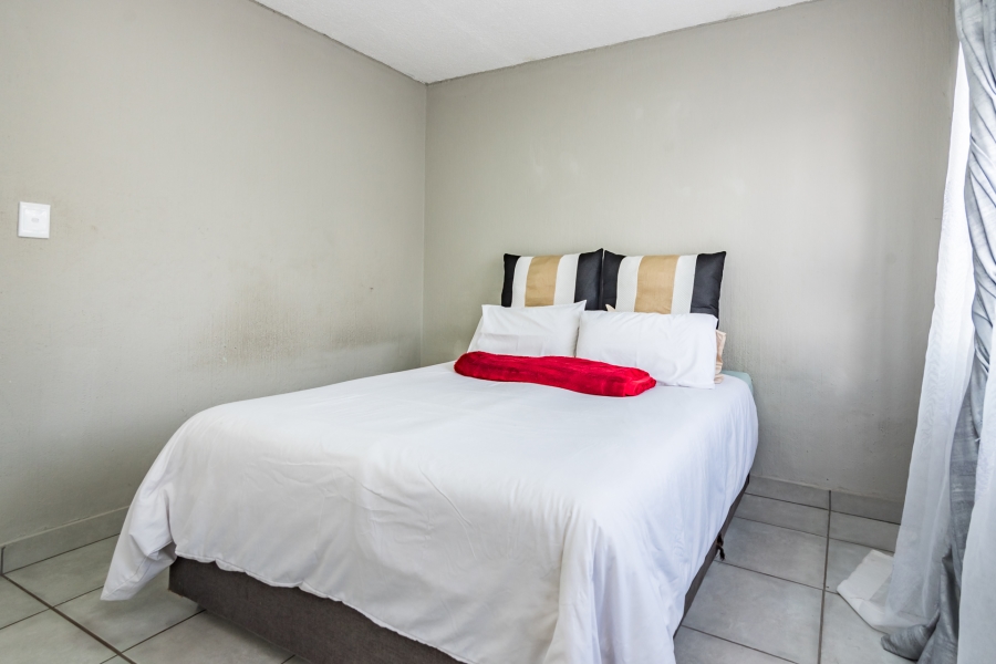 2 Bedroom Property for Sale in Weltevreden Park Gauteng