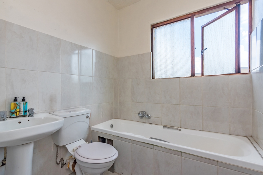 2 Bedroom Property for Sale in Weltevreden Park Gauteng