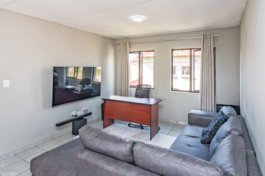 2 Bedroom Property for Sale in Weltevreden Park Gauteng
