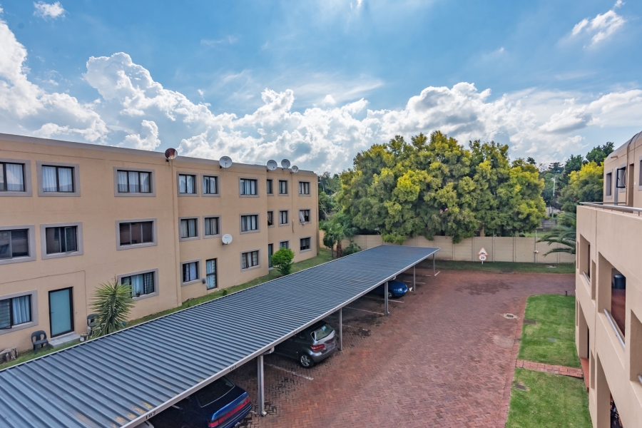 2 Bedroom Property for Sale in Weltevreden Park Gauteng