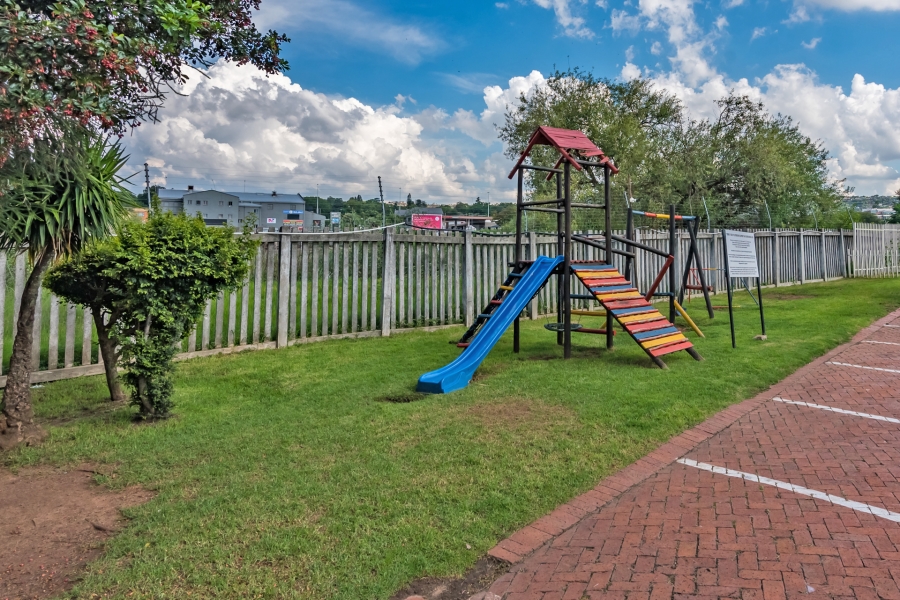 2 Bedroom Property for Sale in Weltevreden Park Gauteng
