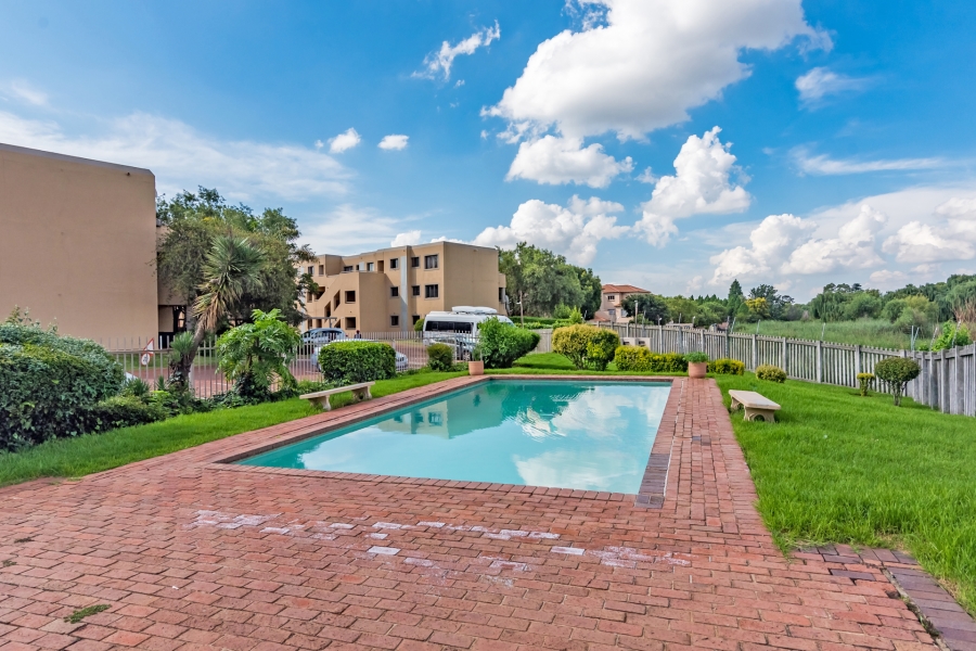 2 Bedroom Property for Sale in Weltevreden Park Gauteng