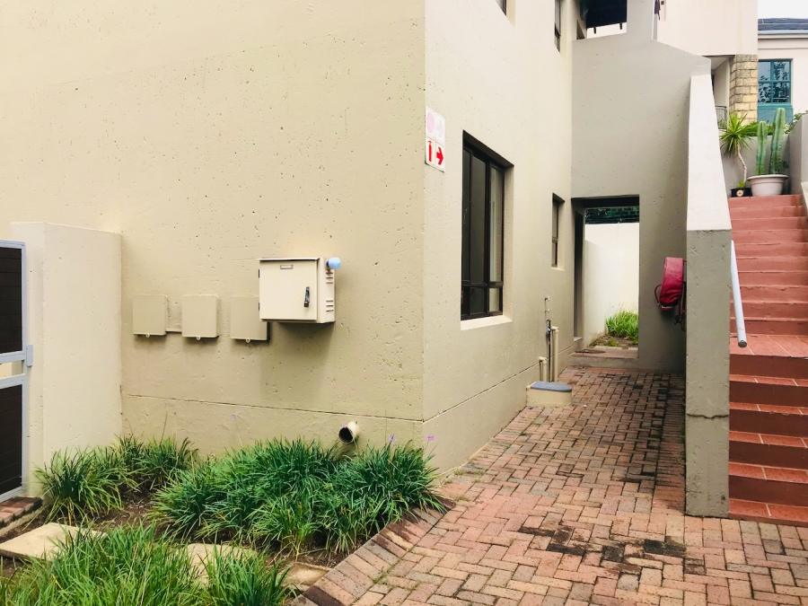 To Let 2 Bedroom Property for Rent in Broadacres Gauteng
