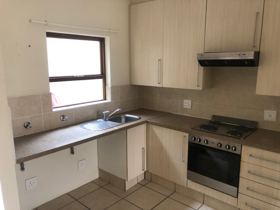 To Let 2 Bedroom Property for Rent in Broadacres Gauteng