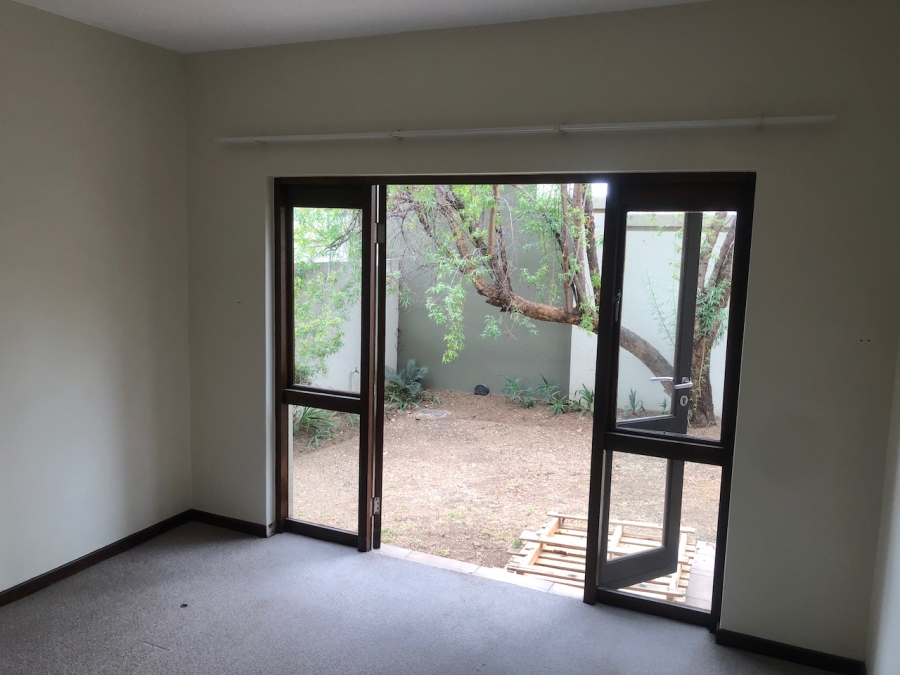 To Let 2 Bedroom Property for Rent in Broadacres Gauteng
