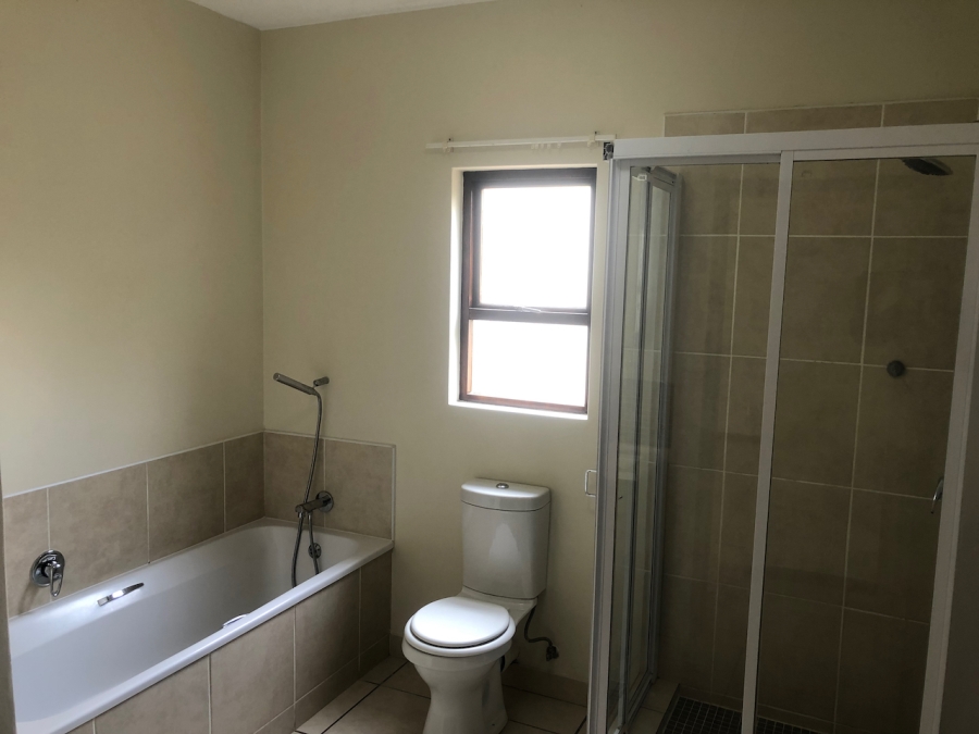To Let 2 Bedroom Property for Rent in Broadacres Gauteng