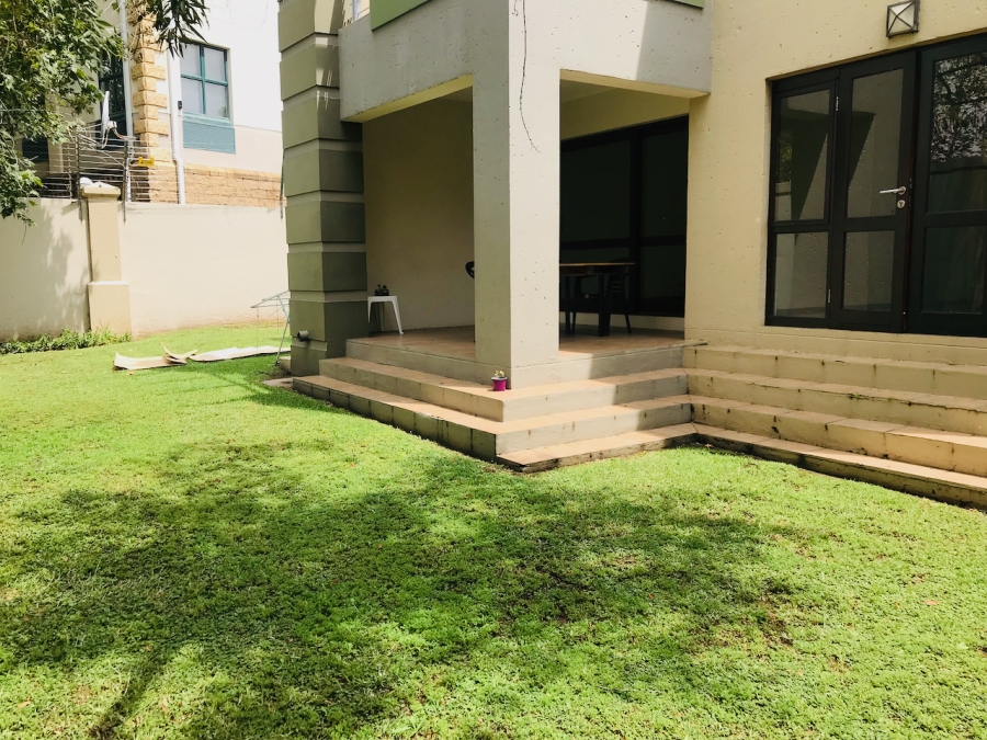 To Let 2 Bedroom Property for Rent in Broadacres Gauteng
