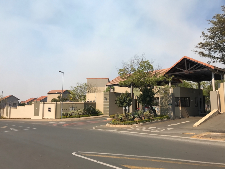 2 Bedroom Property for Sale in Broadacres Gauteng